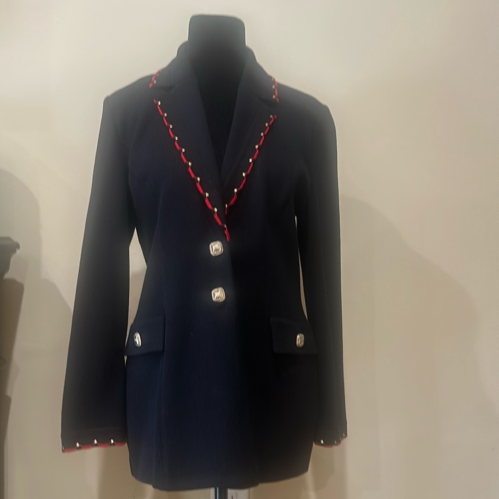 ST. JOHN Collection beautiful blazer sweater in excellent condition.